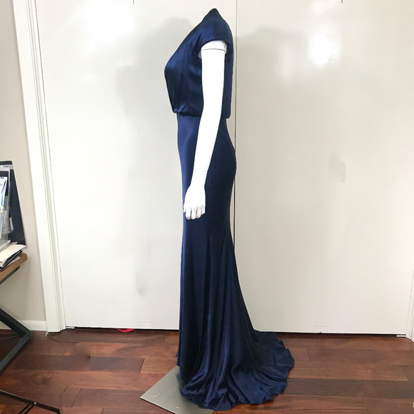 Carmen Marc Valvo Infusion Silk Prom/Formal Dress - Picture 4 of 9